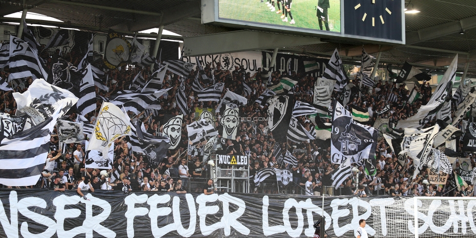 Sturm Graz - RB Salzburg
Oesterreichische Fussball Bundesliga, 1. Runde, SK Sturm Graz - FC RB Salzburg, Stadion Liebenau Graz, 23.07.2021. 

Foto zeigt Fans von Sturm mit einem Spruchband
Schlüsselwörter: brigata