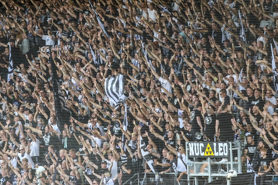 Sturm Graz - RB Salzburg
Oesterreichische Fussball Bundesliga, 1. Runde, SK Sturm Graz - FC RB Salzburg, Stadion Liebenau Graz, 23.07.2021. 

Foto zeigt Fans von Sturm
Schlüsselwörter: brigata vorsaenger