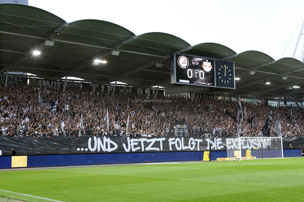 Sturm Graz - RB Salzburg
Oesterreichische Fussball Bundesliga, 1. Runde, SK Sturm Graz - FC RB Salzburg, Stadion Liebenau Graz, 23.07.2021. 

Foto zeigt Fans von Sturm mit einem Spruchband
