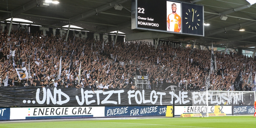 Sturm Graz - RB Salzburg
Oesterreichische Fussball Bundesliga, 1. Runde, SK Sturm Graz - FC RB Salzburg, Stadion Liebenau Graz, 23.07.2021. 

Foto zeigt Fans von Sturm mit einem Spruchband
