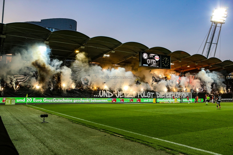 Sturm Graz - RB Salzburg
Oesterreichische Fussball Bundesliga, 1. Runde, SK Sturm Graz - FC RB Salzburg, Stadion Liebenau Graz, 23.07.2021. 

Foto zeigt Fans von Sturm
Schlüsselwörter: pyrotechnik