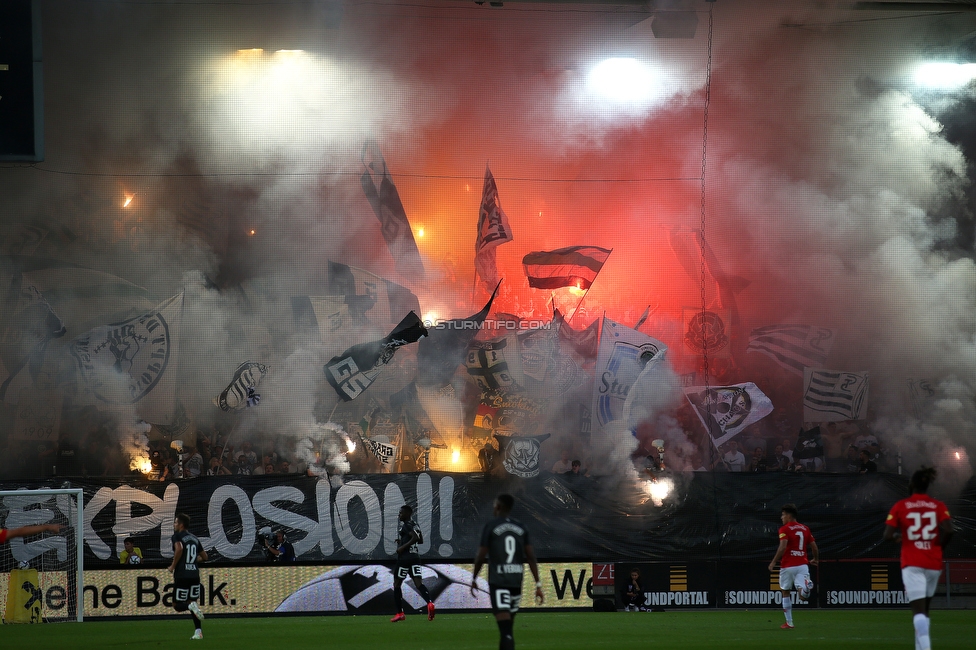 Sturm Graz - RB Salzburg
Oesterreichische Fussball Bundesliga, 1. Runde, SK Sturm Graz - FC RB Salzburg, Stadion Liebenau Graz, 23.07.2021. 

Foto zeigt Fans von Sturm
Schlüsselwörter: pyrotechnik sturmflut generationchaos