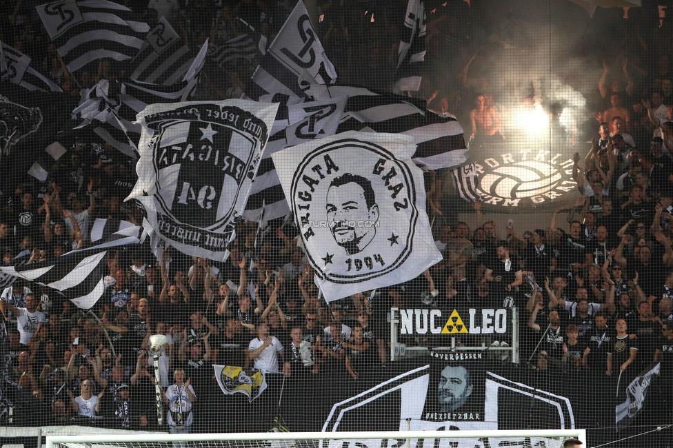 Sturm Graz - RB Salzburg
Oesterreichische Fussball Bundesliga, 1. Runde, SK Sturm Graz - FC RB Salzburg, Stadion Liebenau Graz, 23.07.2021. 

Foto zeigt Fans von Sturm
Schlüsselwörter: pyrotechnik brigata vorsaenger