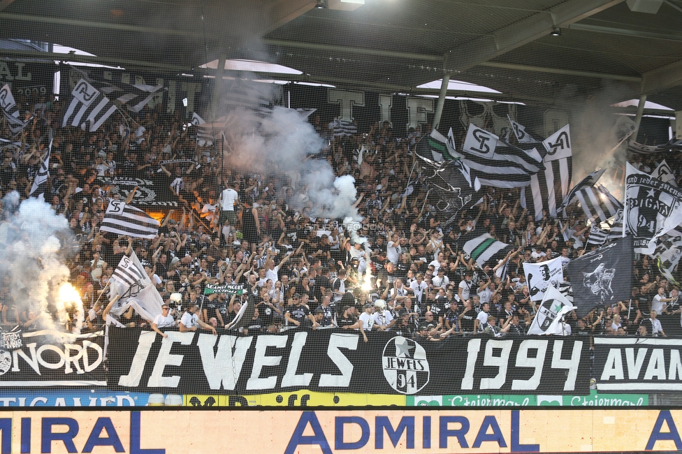 Sturm Graz - RB Salzburg
Oesterreichische Fussball Bundesliga, 1. Runde, SK Sturm Graz - FC RB Salzburg, Stadion Liebenau Graz, 23.07.2021. 

Foto zeigt Fans von Sturm
Schlüsselwörter: pyrotechnik jewels