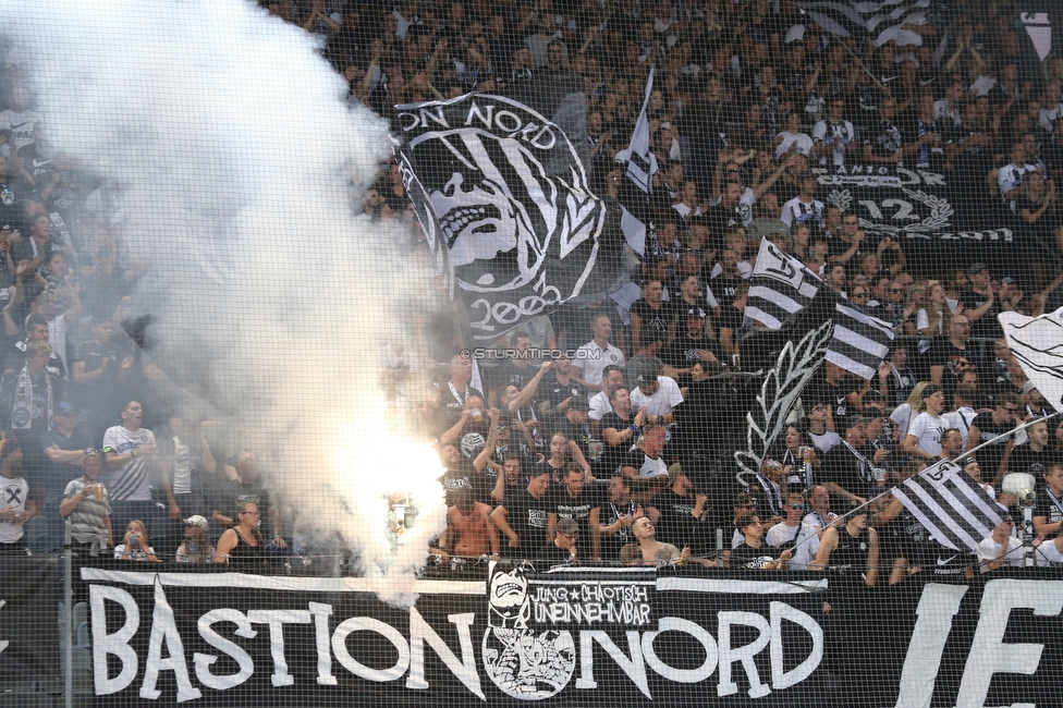 Sturm Graz - RB Salzburg
Oesterreichische Fussball Bundesliga, 1. Runde, SK Sturm Graz - FC RB Salzburg, Stadion Liebenau Graz, 23.07.2021. 

Foto zeigt Fans von Sturm
Schlüsselwörter: pyrotechnik bastion