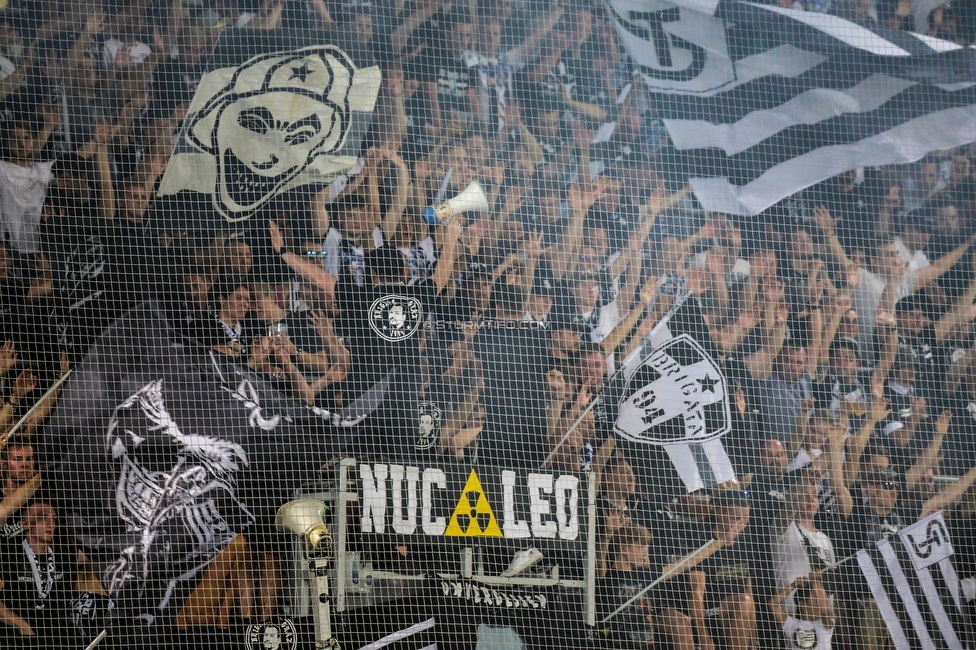 Sturm Graz - RB Salzburg
Oesterreichische Fussball Bundesliga, 1. Runde, SK Sturm Graz - FC RB Salzburg, Stadion Liebenau Graz, 23.07.2021. 

Foto zeigt Fans von Sturm
Schlüsselwörter: brigata vorsaenger