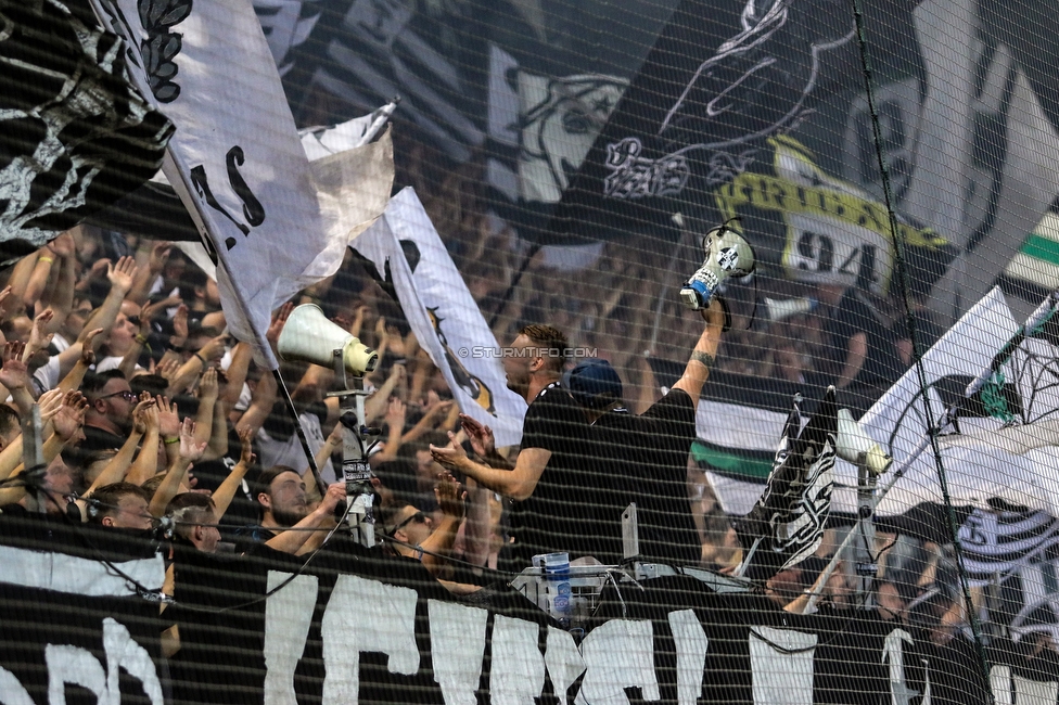 Sturm Graz - RB Salzburg
Oesterreichische Fussball Bundesliga, 1. Runde, SK Sturm Graz - FC RB Salzburg, Stadion Liebenau Graz, 23.07.2021. 

Foto zeigt Fans von Sturm
Schlüsselwörter: vorsaenger jewels