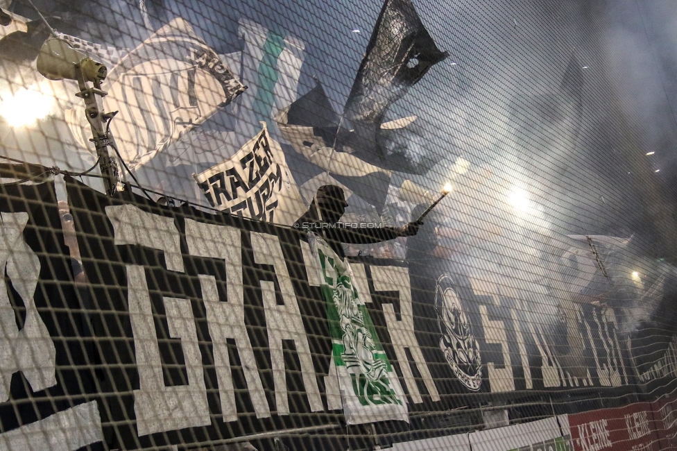 Sturm Graz - RB Salzburg
Oesterreichische Fussball Bundesliga, 1. Runde, SK Sturm Graz - FC RB Salzburg, Stadion Liebenau Graz, 23.07.2021. 

Foto zeigt Fans von Sturm
Schlüsselwörter: pyrotechnik sturmflut