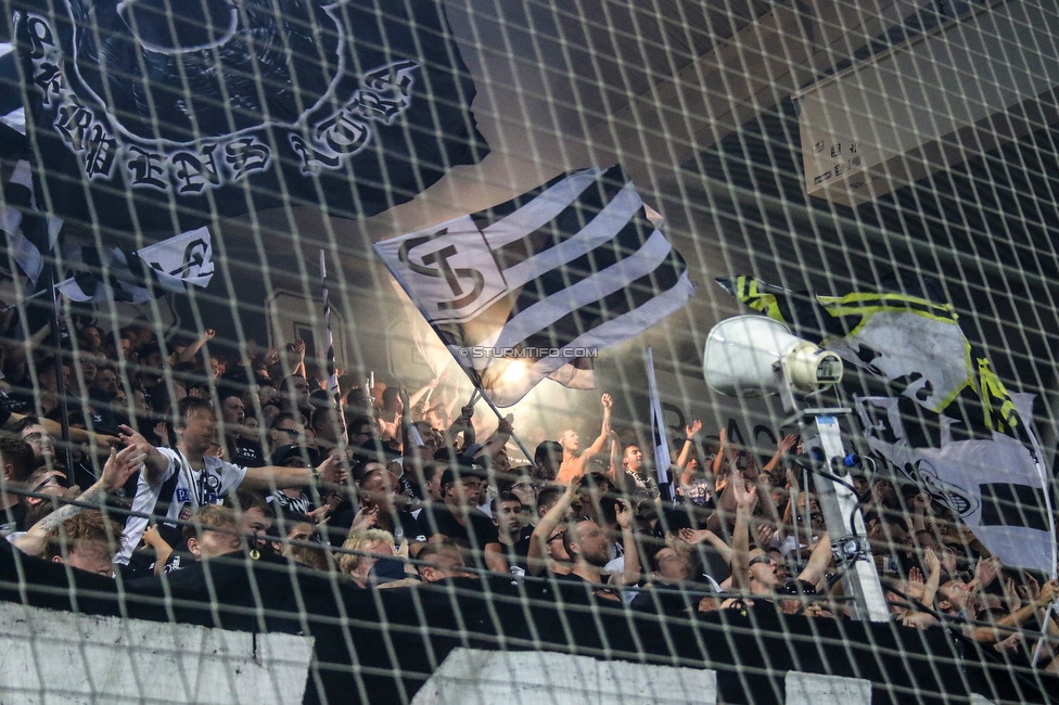 Sturm Graz - RB Salzburg
Oesterreichische Fussball Bundesliga, 1. Runde, SK Sturm Graz - FC RB Salzburg, Stadion Liebenau Graz, 23.07.2021. 

Foto zeigt Fans von Sturm
Schlüsselwörter: pyrotechnik