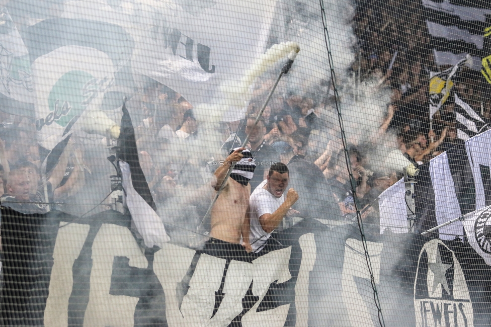 Sturm Graz - RB Salzburg
Oesterreichische Fussball Bundesliga, 1. Runde, SK Sturm Graz - FC RB Salzburg, Stadion Liebenau Graz, 23.07.2021. 

Foto zeigt Fans von Sturm
Schlüsselwörter: pyrotechnik jewels