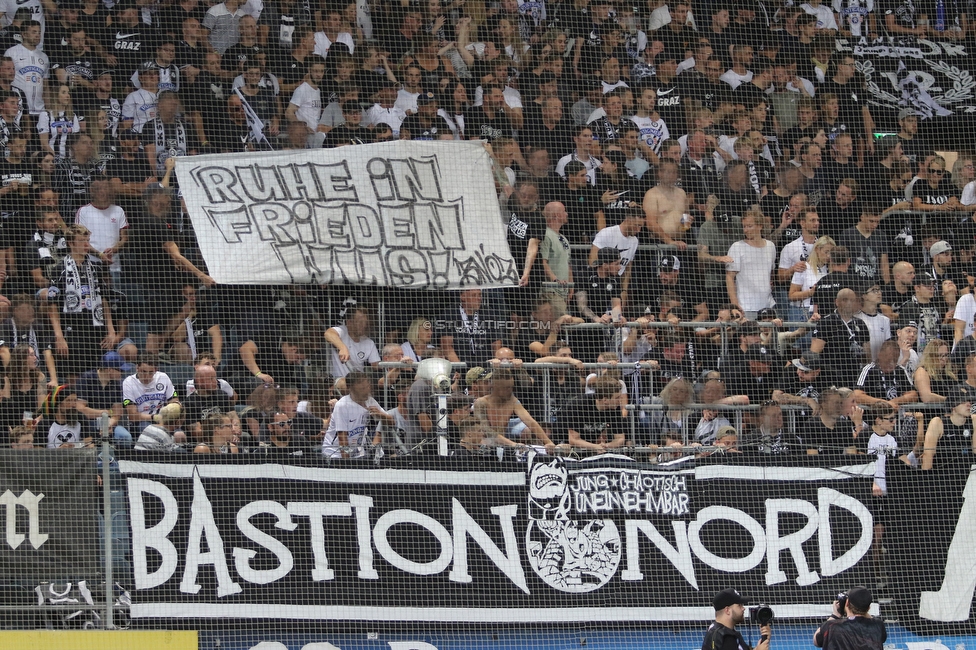 Sturm Graz - RB Salzburg
Oesterreichische Fussball Bundesliga, 1. Runde, SK Sturm Graz - FC RB Salzburg, Stadion Liebenau Graz, 23.07.2021. 

Foto zeigt Fans von Sturm mit einem Spruchband
Schlüsselwörter: todesfall bastion