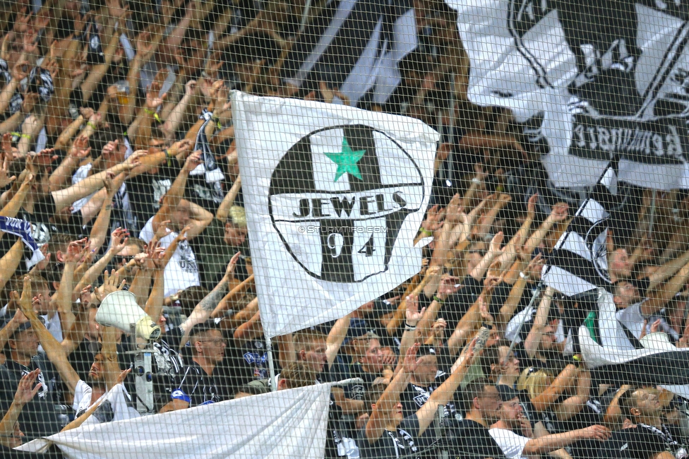 Sturm Graz - RB Salzburg
Oesterreichische Fussball Bundesliga, 1. Runde, SK Sturm Graz - FC RB Salzburg, Stadion Liebenau Graz, 23.07.2021. 

Foto zeigt Fans von Sturm
Schlüsselwörter: jewels