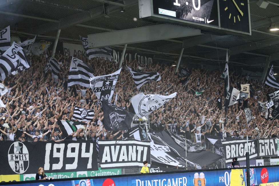 Sturm Graz - RB Salzburg
Oesterreichische Fussball Bundesliga, 1. Runde, SK Sturm Graz - FC RB Salzburg, Stadion Liebenau Graz, 23.07.2021. 

Foto zeigt Fans von Sturm
Schlüsselwörter: brigata