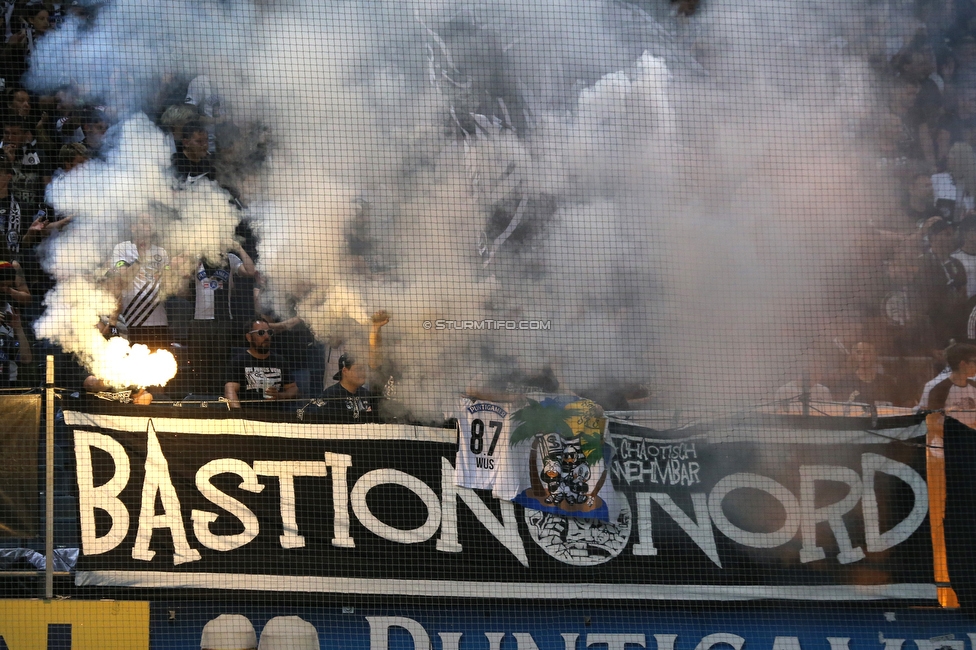 Sturm Graz - RB Salzburg
Oesterreichische Fussball Bundesliga, 1. Runde, SK Sturm Graz - FC RB Salzburg, Stadion Liebenau Graz, 23.07.2021. 

Foto zeigt Fans von Sturm
Schlüsselwörter: bastion pyrotechnik