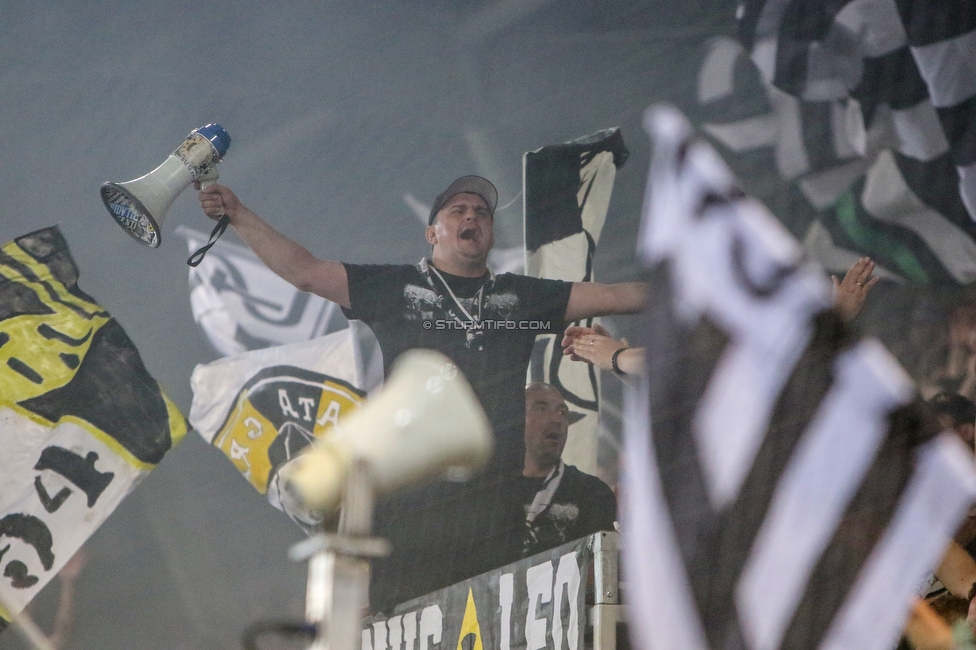 Sturm Graz - RB Salzburg
Oesterreichische Fussball Bundesliga, 1. Runde, SK Sturm Graz - FC RB Salzburg, Stadion Liebenau Graz, 23.07.2021. 

Foto zeigt Fans von Sturm
Schlüsselwörter: vorsaenger brigata