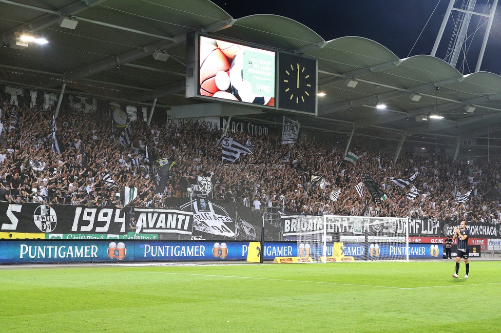 Sturm Graz - RB Salzburg
Oesterreichische Fussball Bundesliga, 1. Runde, SK Sturm Graz - FC RB Salzburg, Stadion Liebenau Graz, 23.07.2021. 

Foto zeigt Fans von Sturm und Jon Gorenc-Stankovic (Sturm)
