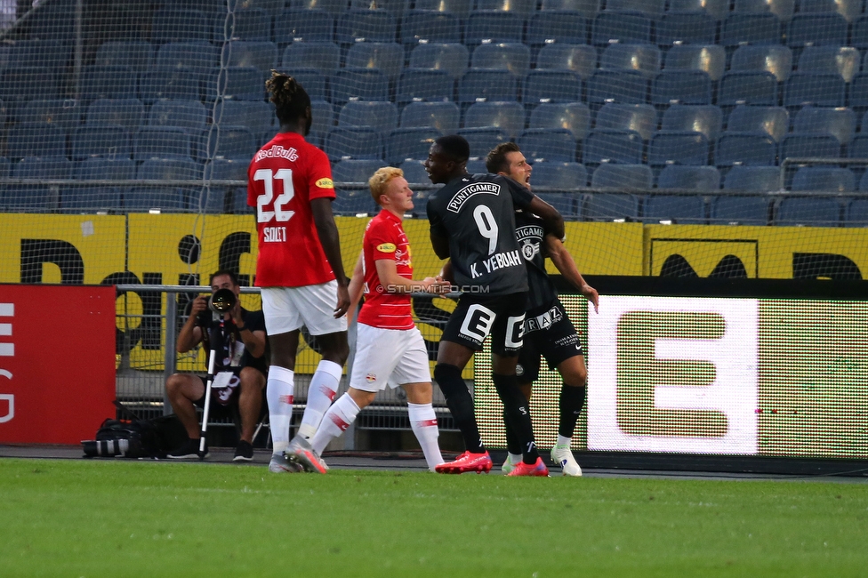 Sturm Graz - RB Salzburg
Oesterreichische Fussball Bundesliga, 1. Runde, SK Sturm Graz - FC RB Salzburg, Stadion Liebenau Graz, 23.07.2021. 

Foto zeigt Oumar Solet Bomawoko (Salzburg) und Kelvin Yeboah (Sturm)
Schlüsselwörter: torjubel