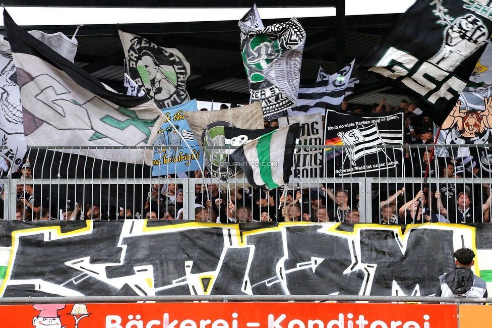 Wolfsberg - Sturm Graz
Oesterreichische Fussball Bundesliga, 2. Runde, Wolfsberger AC - SK Sturm Graz, Lavanttal Arena Wolfsberg, 01.08.2021. 

Foto zeigt Fans von Sturm
Schlüsselwörter: sturmflut