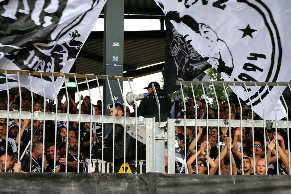 Wolfsberg - Sturm Graz
Oesterreichische Fussball Bundesliga, 2. Runde, Wolfsberger AC - SK Sturm Graz, Lavanttal Arena Wolfsberg, 01.08.2021. 

Foto zeigt Fans von Sturm
Schlüsselwörter: brigata vorsaenger