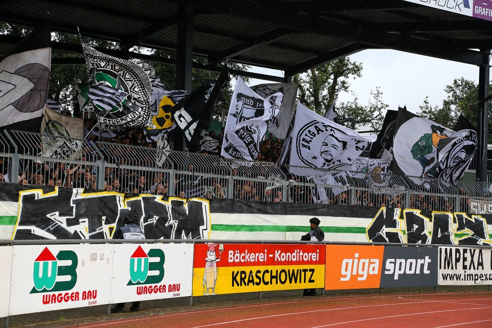 Wolfsberg - Sturm Graz
Oesterreichische Fussball Bundesliga, 2. Runde, Wolfsberger AC - SK Sturm Graz, Lavanttal Arena Wolfsberg, 01.08.2021. 

Foto zeigt Fans von Sturm
