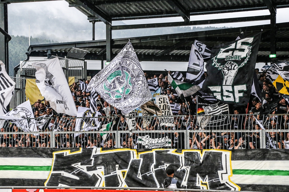 Wolfsberg - Sturm Graz
Oesterreichische Fussball Bundesliga, 2. Runde, Wolfsberger AC - SK Sturm Graz, Lavanttal Arena Wolfsberg, 01.08.2021. 

Foto zeigt Fans von Sturm
