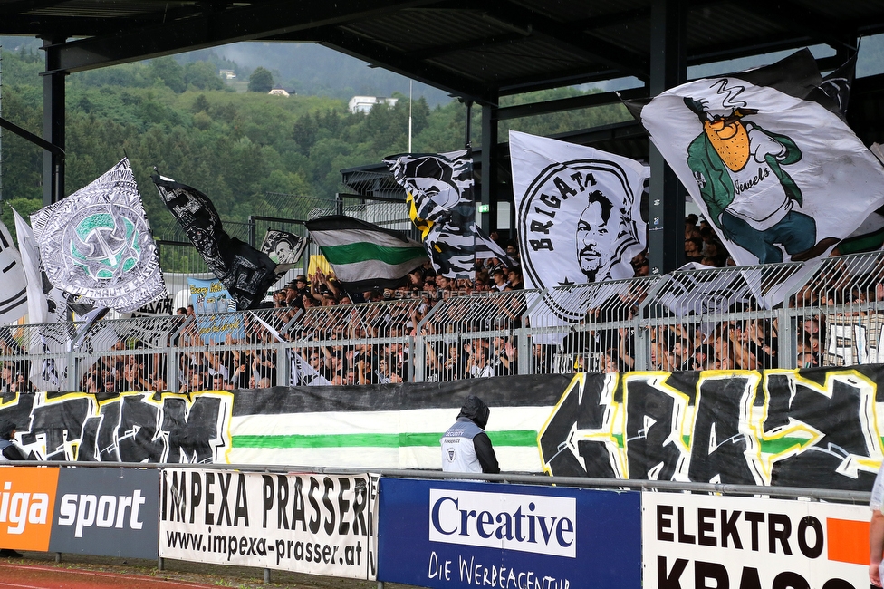 Wolfsberg - Sturm Graz
Oesterreichische Fussball Bundesliga, 2. Runde, Wolfsberger AC - SK Sturm Graz, Lavanttal Arena Wolfsberg, 01.08.2021. 

Foto zeigt Fans von Sturm
