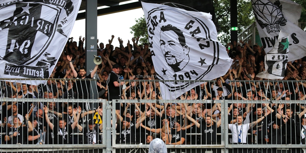 Wolfsberg - Sturm Graz
Oesterreichische Fussball Bundesliga, 2. Runde, Wolfsberger AC - SK Sturm Graz, Lavanttal Arena Wolfsberg, 01.08.2021. 

Foto zeigt Fans von Sturm
Schlüsselwörter: brigata