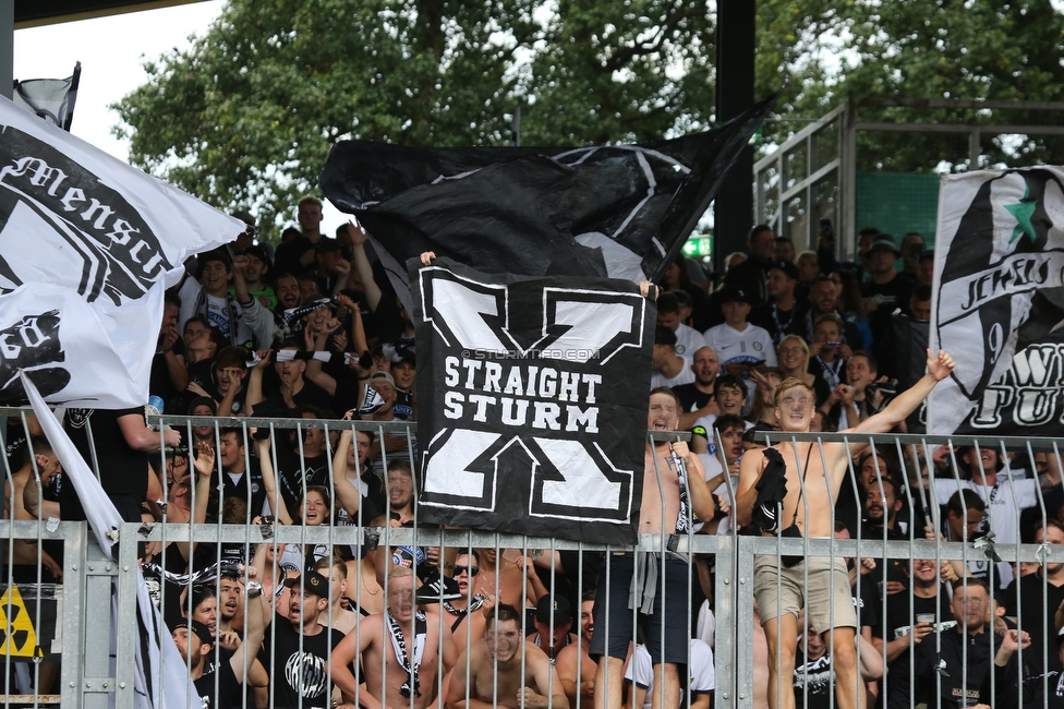 Wolfsberg - Sturm Graz
Oesterreichische Fussball Bundesliga, 2. Runde, Wolfsberger AC - SK Sturm Graz, Lavanttal Arena Wolfsberg, 01.08.2021. 

Foto zeigt Fans von Sturm
