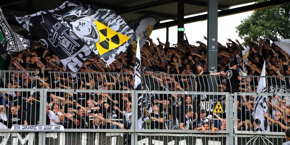 Wolfsberg - Sturm Graz
Oesterreichische Fussball Bundesliga, 2. Runde, Wolfsberger AC - SK Sturm Graz, Lavanttal Arena Wolfsberg, 01.08.2021. 

Foto zeigt Fans von Sturm
Schlüsselwörter: brigata