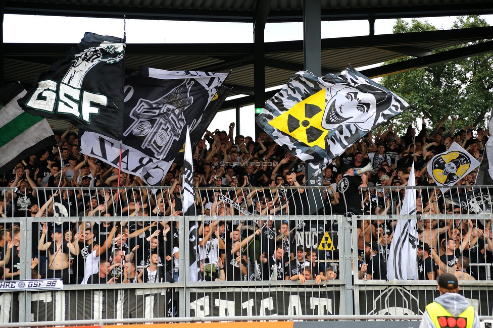 Wolfsberg - Sturm Graz
Oesterreichische Fussball Bundesliga, 2. Runde, Wolfsberger AC - SK Sturm Graz, Lavanttal Arena Wolfsberg, 01.08.2021. 

Foto zeigt Fans von Sturm
Schlüsselwörter: brigata