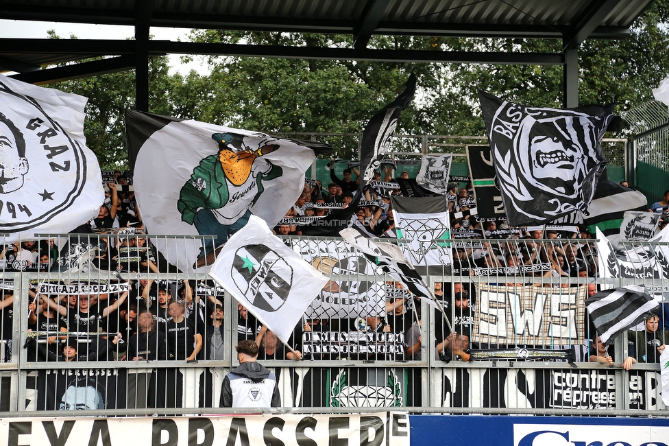 Wolfsberg - Sturm Graz
Oesterreichische Fussball Bundesliga, 2. Runde, Wolfsberger AC - SK Sturm Graz, Lavanttal Arena Wolfsberg, 01.08.2021. 

Foto zeigt Fans von Sturm
Schlüsselwörter: jewels bastion sws