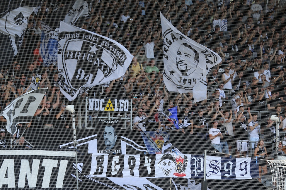 Sturm Graz - Altach
Oesterreichische Fussball Bundesliga, 3. Runde, SK Sturm Graz - SCR Altach, Stadion Liebenau Graz, 07.08.2021. 

Foto zeigt Fans von Sturm
Schlüsselwörter: brigata