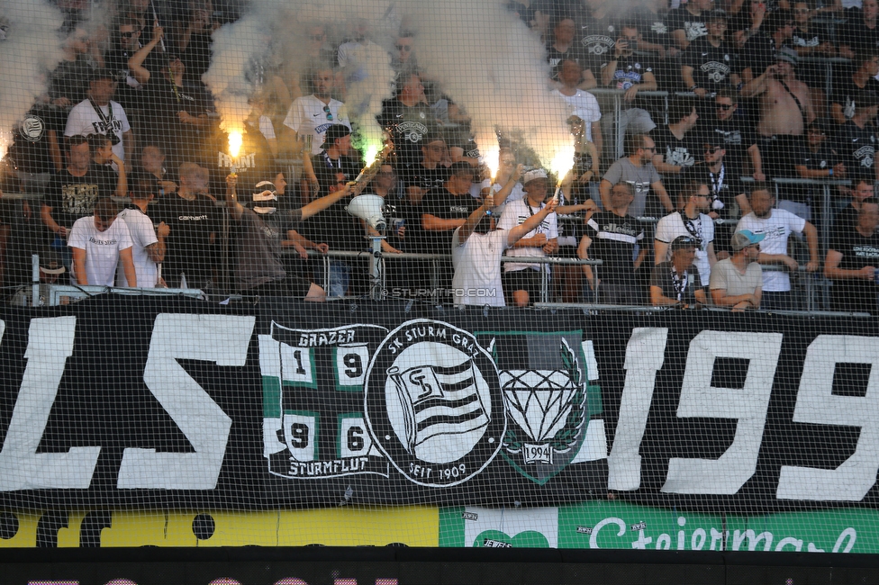 Sturm Graz - Altach
Oesterreichische Fussball Bundesliga, 3. Runde, SK Sturm Graz - SCR Altach, Stadion Liebenau Graz, 07.08.2021. 

Foto zeigt Fans von Sturm
Schlüsselwörter: jewels pyrotechnik sturmflut