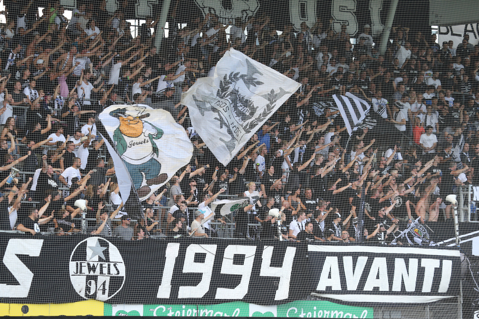 Sturm Graz - Altach
Oesterreichische Fussball Bundesliga, 3. Runde, SK Sturm Graz - SCR Altach, Stadion Liebenau Graz, 07.08.2021. 

Foto zeigt Fans von Sturm
Schlüsselwörter: jewels