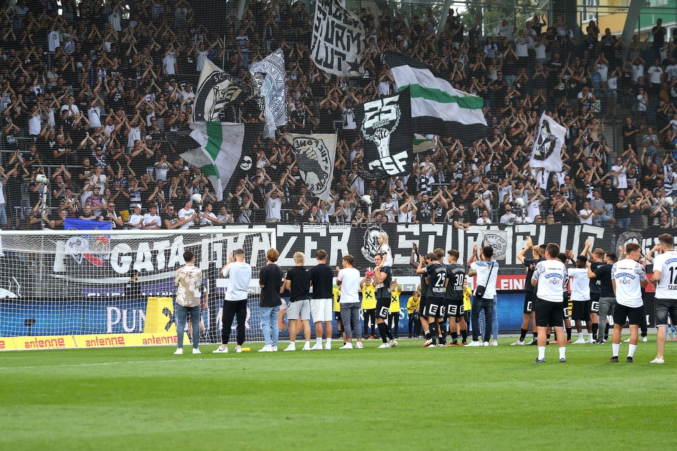 Sturm Graz - Altach
Oesterreichische Fussball Bundesliga, 3. Runde, SK Sturm Graz - SCR Altach, Stadion Liebenau Graz, 07.08.2021. 

Foto zeigt Fans von Sturm und die Mannschaft von Sturm
