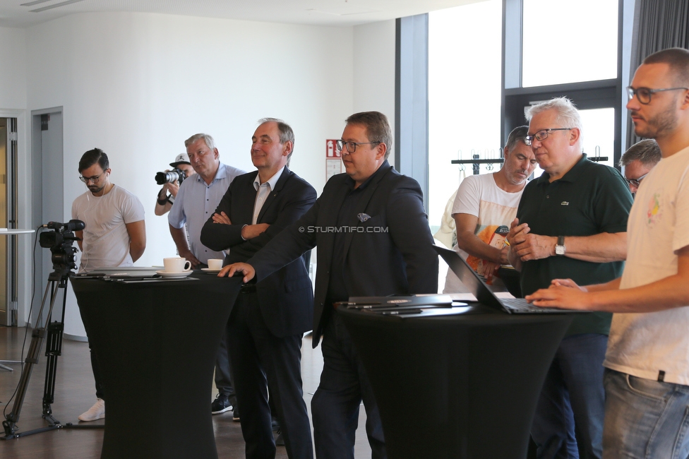 Pressekonferenz Sturm
Oesterreichische Fussball Bundesliga, SK Sturm Graz Pressekonferenz, Styria Media Center Graz, 10.08.2021.

Foto zeigt Gaeste
