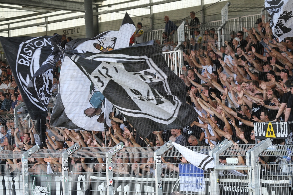 LASK - Sturm Graz
Oesterreichische Fussball Bundesliga, 4. Runde, LASK - SK Sturm Graz, Waldstadion Pasching, 15.08.2021. 

Foto zeigt Fans von Sturm
Schlüsselwörter: brigata