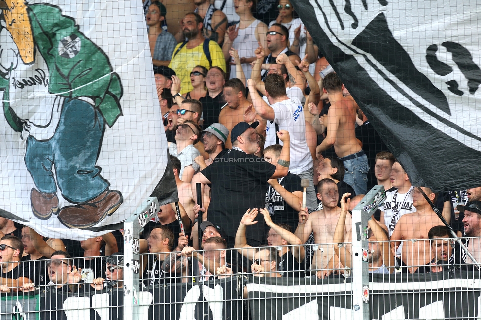 LASK - Sturm Graz
Oesterreichische Fussball Bundesliga, 4. Runde, LASK - SK Sturm Graz, Waldstadion Pasching, 15.08.2021. 

Foto zeigt Fans von Sturm
Schlüsselwörter: jewels vorsaenger