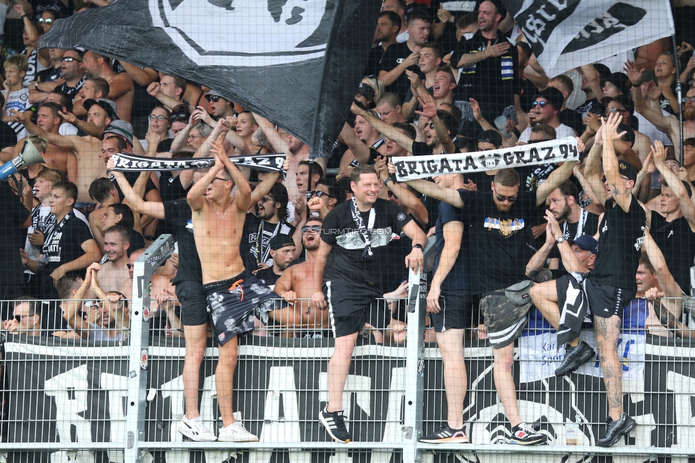 LASK - Sturm Graz
Oesterreichische Fussball Bundesliga, 4. Runde, LASK - SK Sturm Graz, Waldstadion Pasching, 15.08.2021. 

Foto zeigt Fans von Sturm
