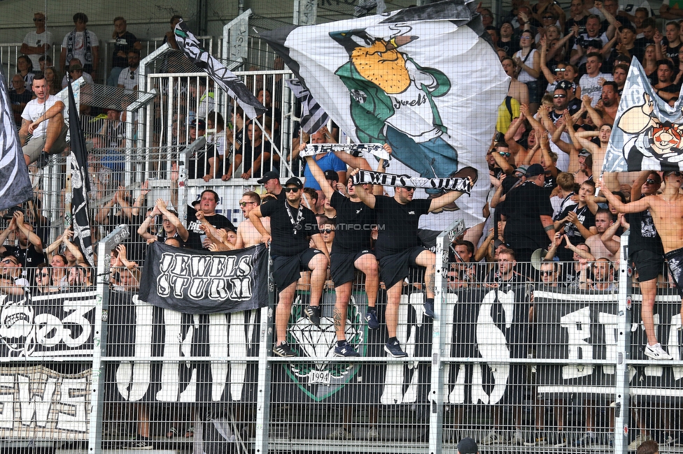 LASK - Sturm Graz
Oesterreichische Fussball Bundesliga, 4. Runde, LASK - SK Sturm Graz, Waldstadion Pasching, 15.08.2021. 

Foto zeigt Fans von Sturm
