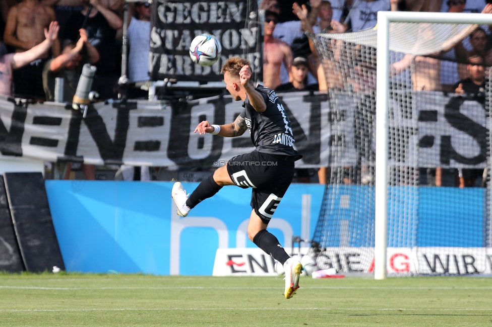 LASK - Sturm Graz
Oesterreichische Fussball Bundesliga, 4. Runde, LASK - SK Sturm Graz, Waldstadion Pasching, 15.08.2021. 

Foto zeigt Fans von Sturm
