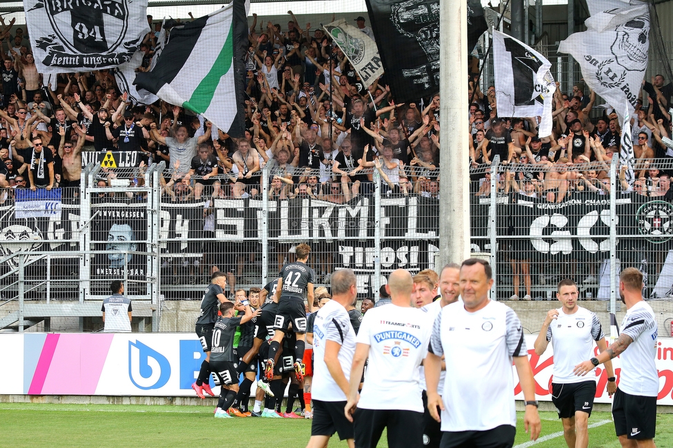 LASK - Sturm Graz
Oesterreichische Fussball Bundesliga, 4. Runde, LASK - SK Sturm Graz, Waldstadion Pasching, 15.08.2021. 

Foto zeigt die Mannschaft von Sturm und Fans von Sturm
