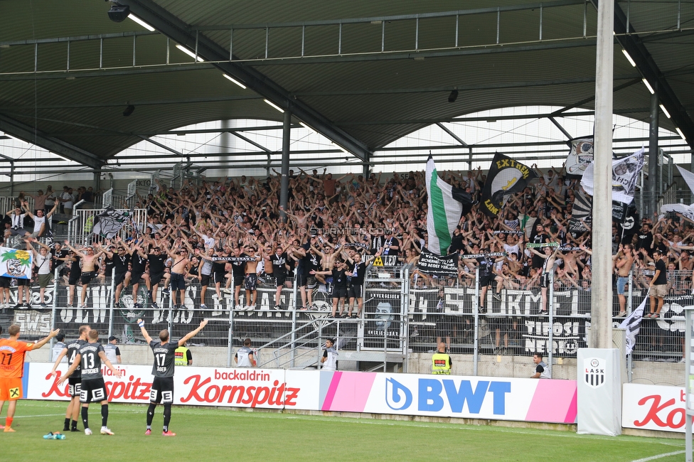 LASK - Sturm Graz
Oesterreichische Fussball Bundesliga, 4. Runde, LASK - SK Sturm Graz, Waldstadion Pasching, 15.08.2021. 

Foto zeigt Fans von Sturm
