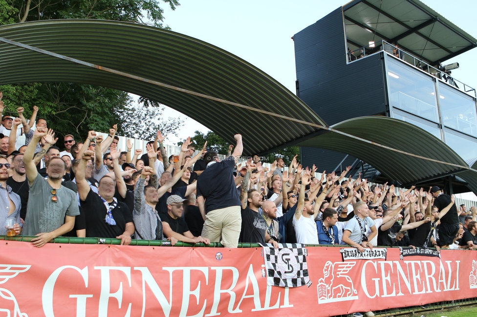 Mura - Sturm Graz
UEFA Europa League Playoff, NS Mura - SK Sturm Graz, Fazanerija Stadion Murska Sobota, 19.08.2021. 

Foto zeigt Fans von Sturm
