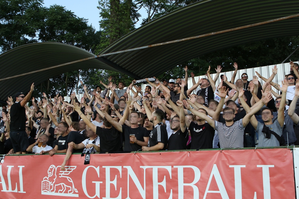 Mura - Sturm Graz
UEFA Europa League Playoff, NS Mura - SK Sturm Graz, Fazanerija Stadion Murska Sobota, 19.08.2021. 

Foto zeigt Fans von Sturm
