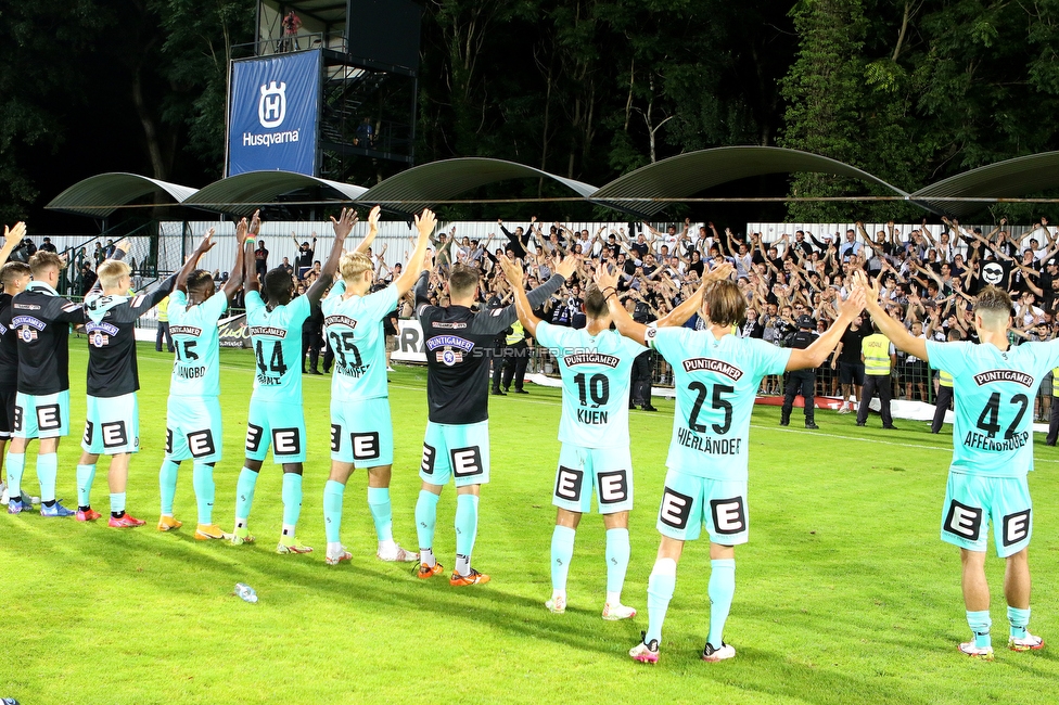 Mura - Sturm Graz
UEFA Europa League Playoff, NS Mura - SK Sturm Graz, Fazanerija Stadion Murska Sobota, 19.08.2021. 

Foto zeigt die Mannschaft von Sturm und Fans von Sturm
