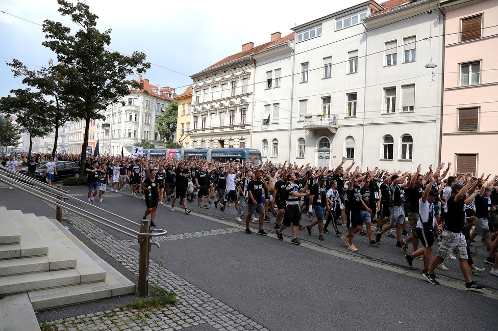 Sturm Graz - Austria Wien
Oesterreichische Fussball Bundesliga, 5. Runde, SK Sturm Graz - FK Austria Wien, Stadion Liebenau Graz, 22.08.2021. 

Foto zeigt Fans von Sturm beim Corteo
Schlüsselwörter: pyrotechnik