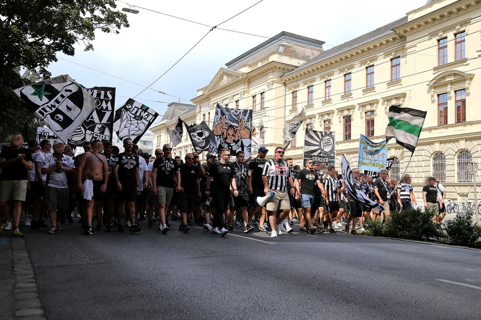 Sturm Graz - Austria Wien
Oesterreichische Fussball Bundesliga, 5. Runde, SK Sturm Graz - FK Austria Wien, Stadion Liebenau Graz, 22.08.2021. 

Foto zeigt Fans von Sturm beim Corteo
Schlüsselwörter: pyrotechnik