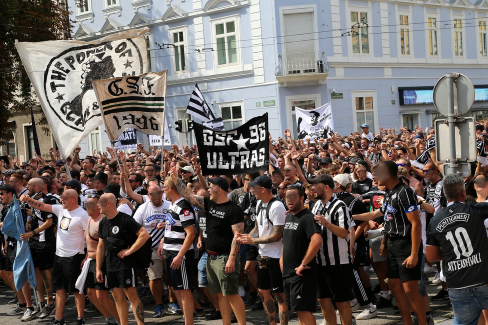 Sturm Graz - Austria Wien
Oesterreichische Fussball Bundesliga, 5. Runde, SK Sturm Graz - FK Austria Wien, Stadion Liebenau Graz, 22.08.2021. 

Foto zeigt Fans von Sturm beim Corteo
Schlüsselwörter: pyrotechnik