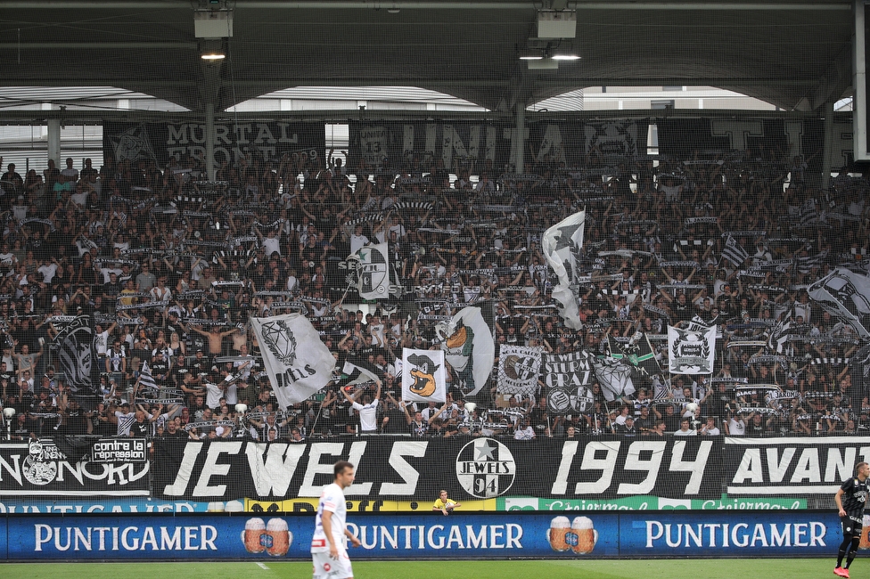 Sturm Graz - Austria Wien
Oesterreichische Fussball Bundesliga, 5. Runde, SK Sturm Graz - FK Austria Wien, Stadion Liebenau Graz, 22.08.2021. 

Foto zeigt Fans von Sturm
Schlüsselwörter: schals jewels